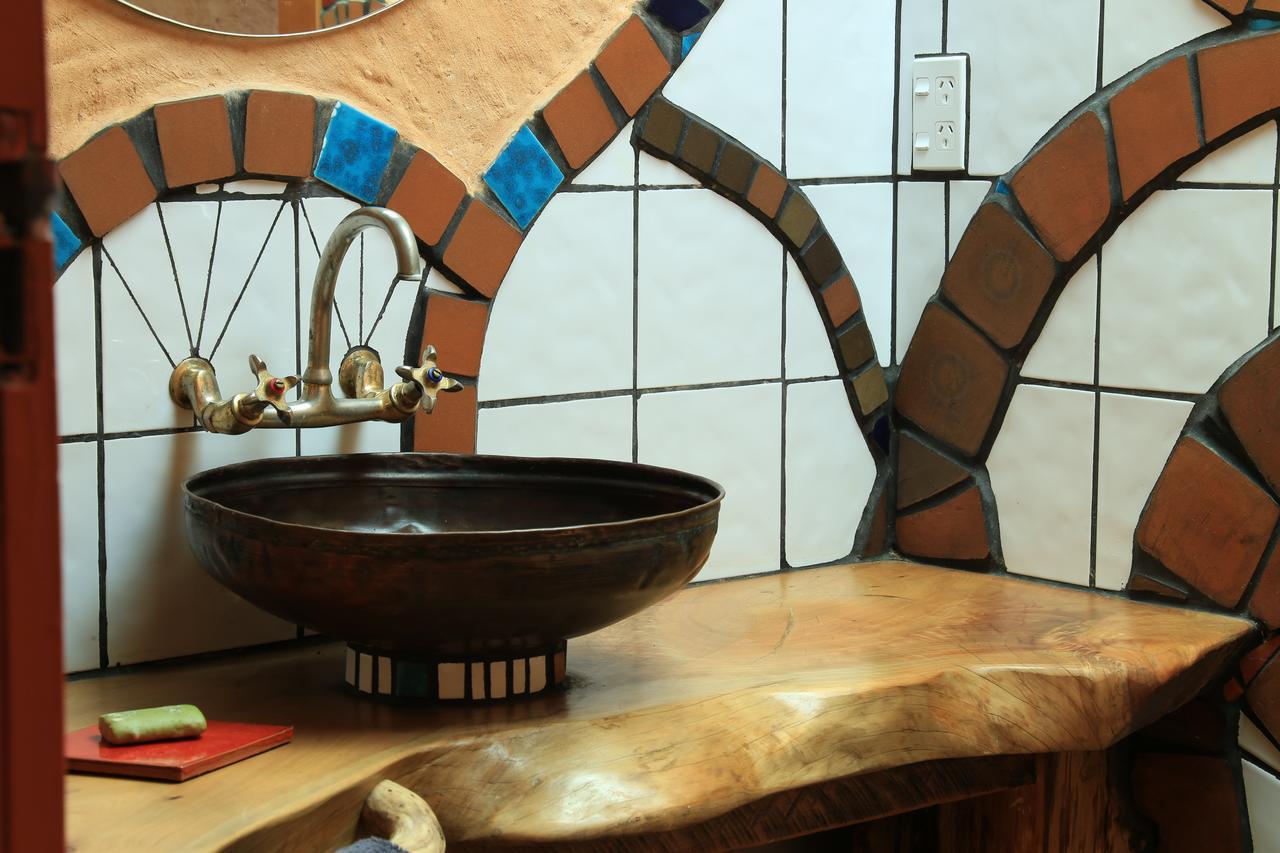 Earthbridge Guest House Hikutaia Екстериор снимка
